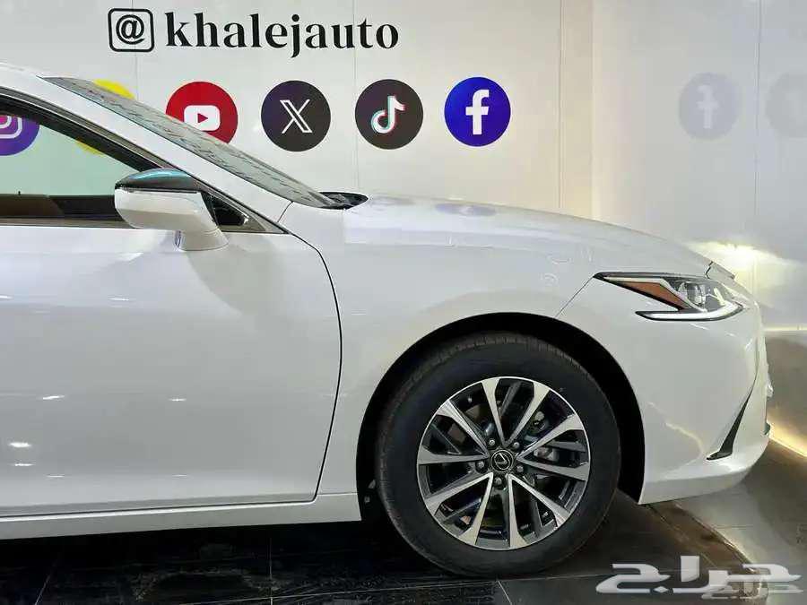 Lexus ES 250 AA Model 202563061662749442114