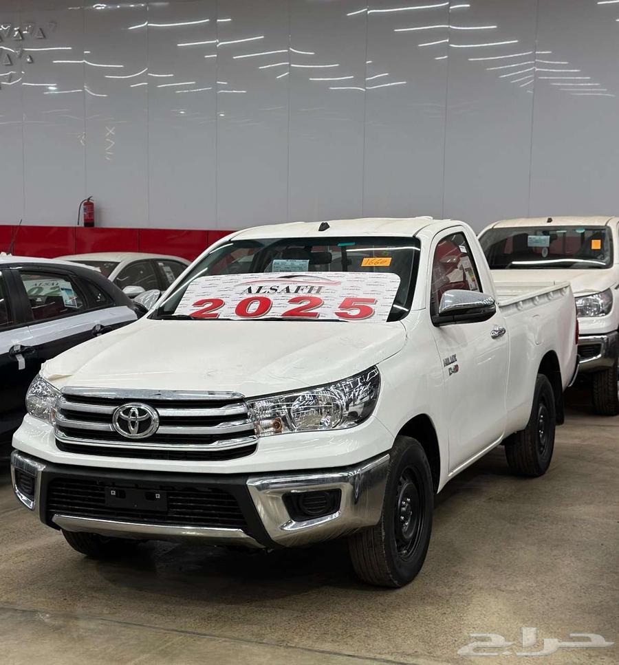 Hilux Diesel without double cab 2025 manual transmission - Saudi import63060563585923111