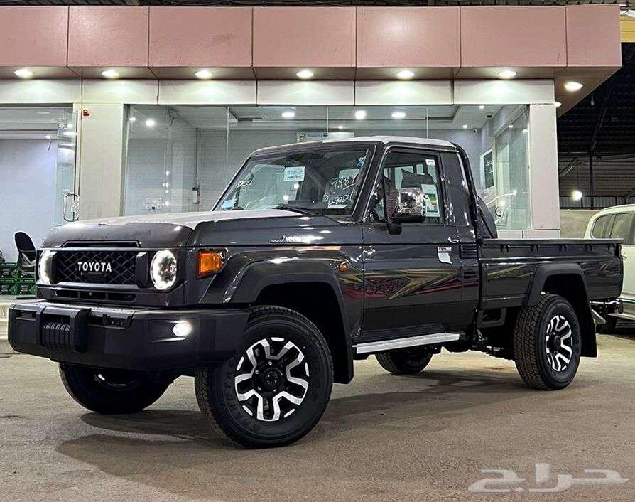 2024 Gray Diesel Pickup Truck at Al-Farid Auto Gallery63056256121090118