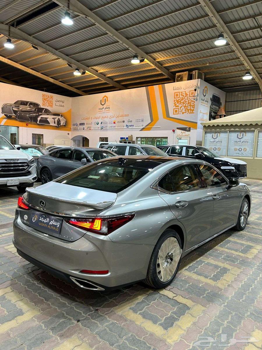 لكزس ES 350 CC فل كامل بانوراما بنزين موديل 2023 بريمي63057454860673114