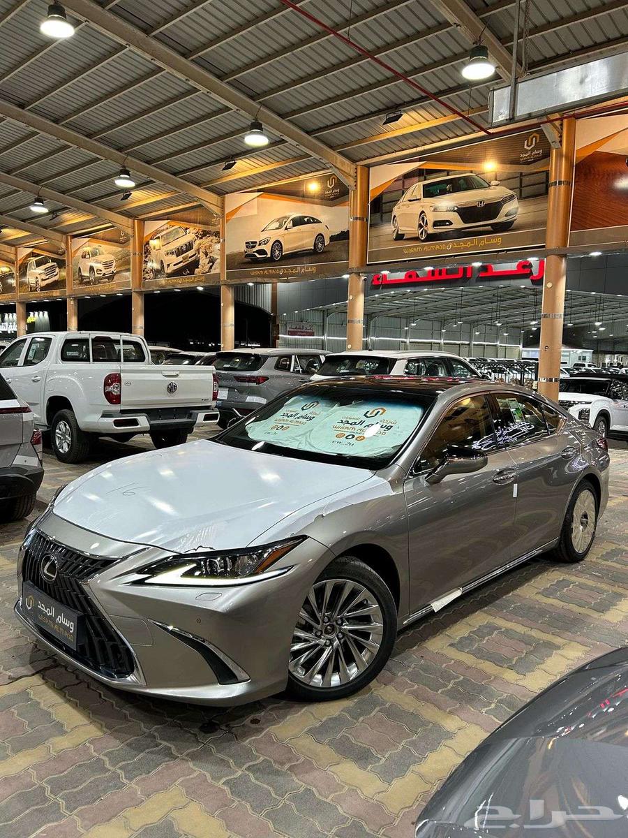 لكزس ES 350 CC فل كامل بانوراما بنزين موديل 2023 بريمي630574548606731128