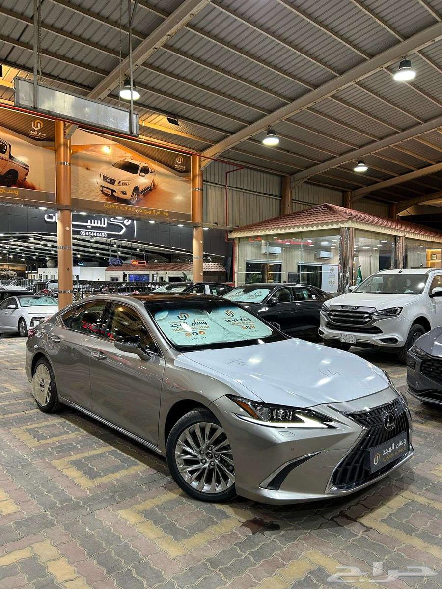 لكزس ES 350 CC فل كامل بانوراما بنزين موديل 2023 بريمي63057454860673111