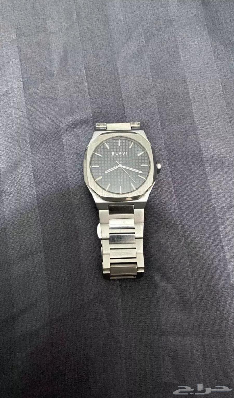 For sale, a luxurious watch from Elvvi630390995955221116