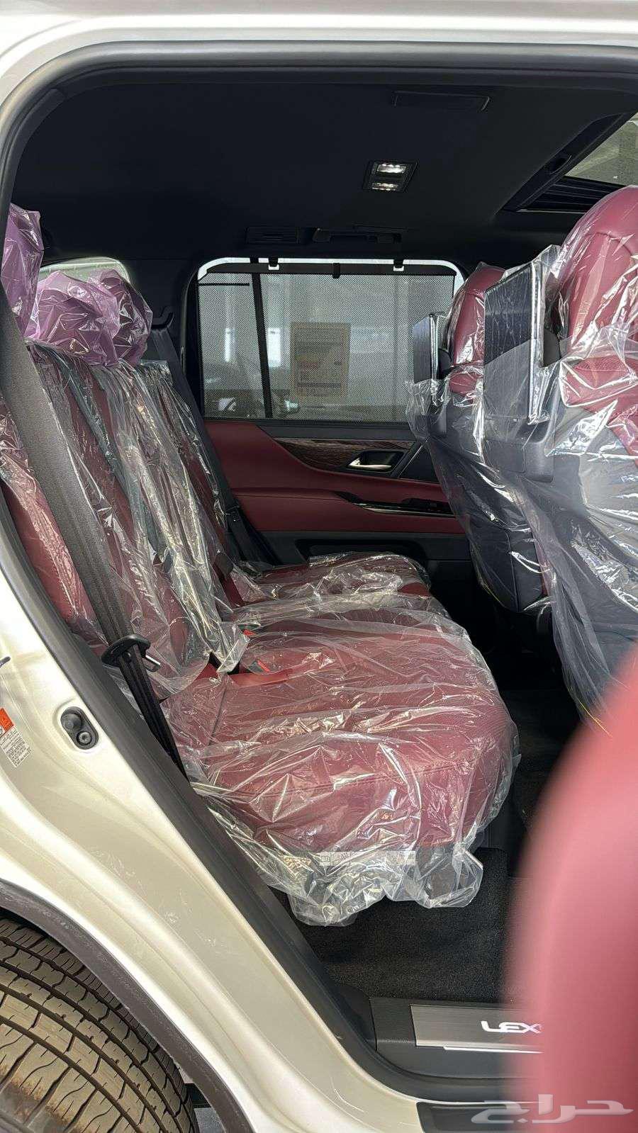 Lexus LX600 category bb inside red Oman 2025-569.00063055486060547114