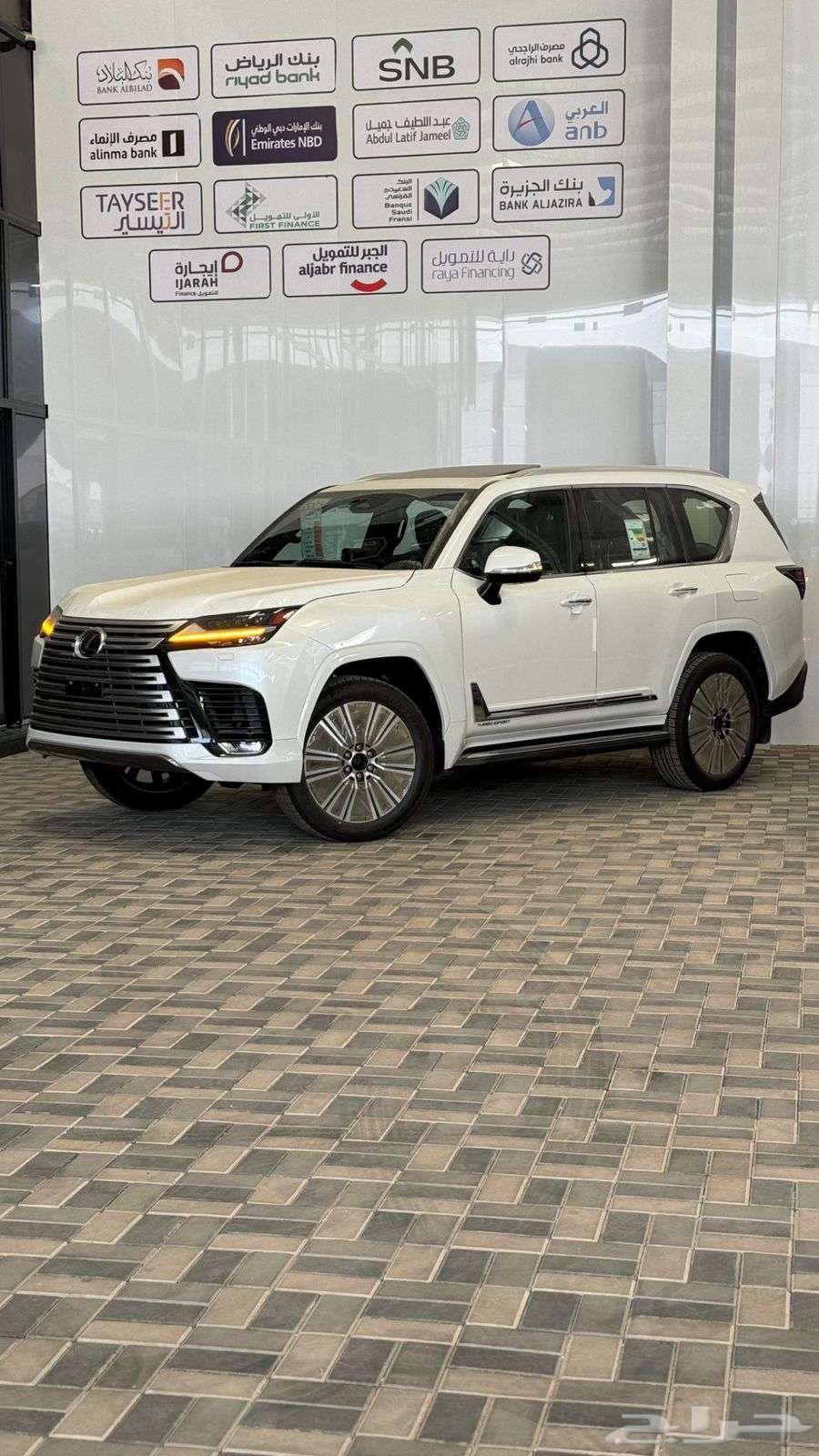 Lexus LX600 category bb inside red Oman 2025-569.00063055486060547111