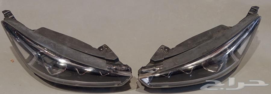 Front lights of Kia Kadenza 2018 2019 three lenses63084159466753111