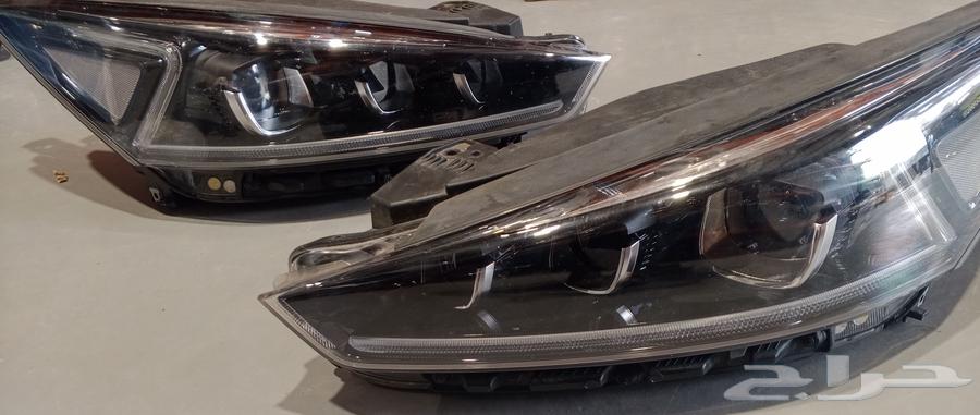 Front lights of Kia Kadenza 2018 2019 three lenses63084159466753113