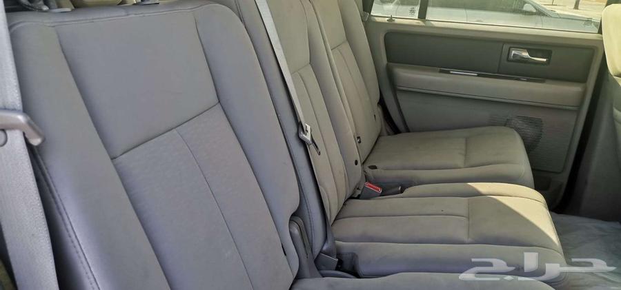 Ford Expedition 2014 half full63055858430467112