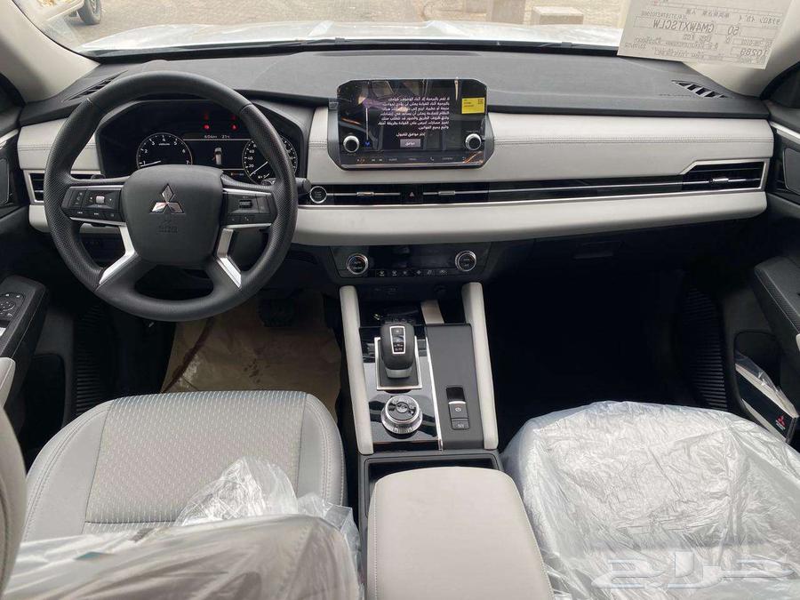 Mitsubishi Outlander Standard 5 Seater Saudi 202563056657797762114