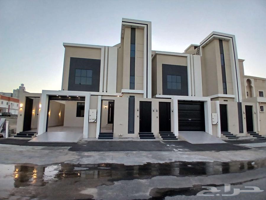 For sale, a ground floor VIP apartment with courtyard, car entrance, 6 rooms, located in the northern part of Al-Khamees, Al-Thameen.63470065422722111