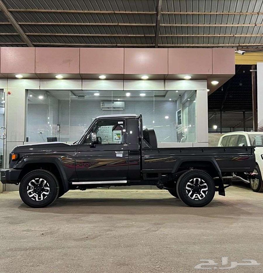 2024 Gray Diesel Pickup Truck at Al-Farid Auto Gallery63056256121090111