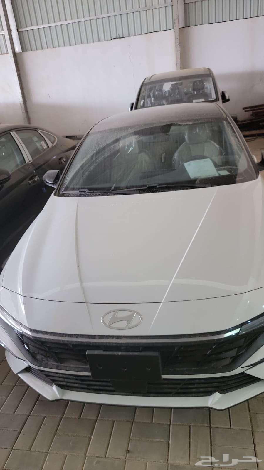 Hyundai Elantra Smart White Roof Black (Cash-Installments)63051454348675113