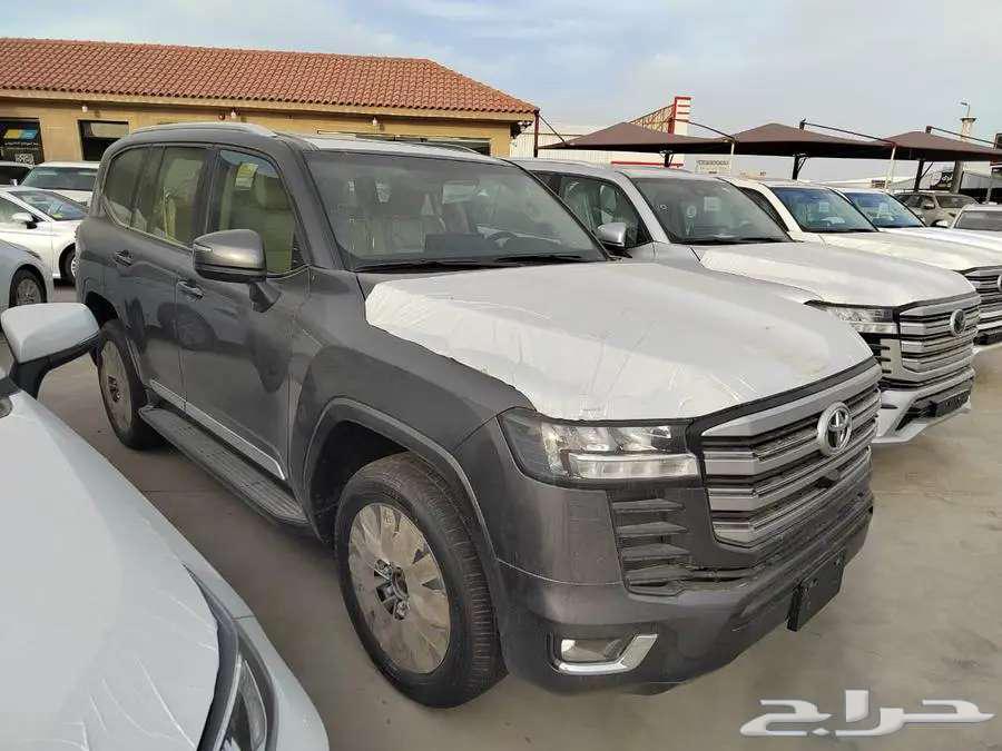 Toyota Land Cruiser GXR4 Gasoline Saudi Cash and Installments 202463050252696451113