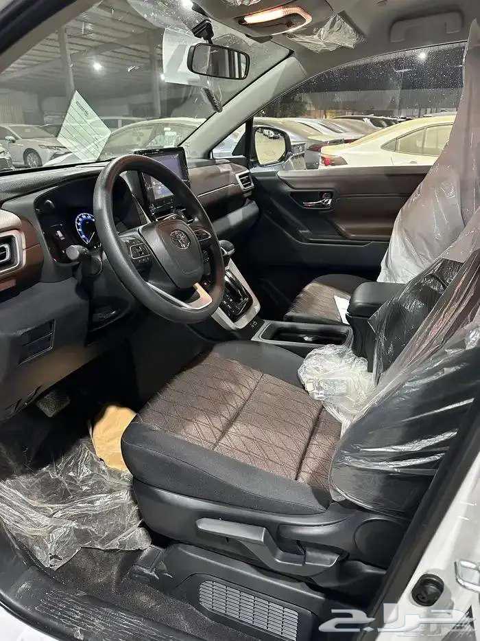 تويوتا اينوفا بنزين63048524040961114