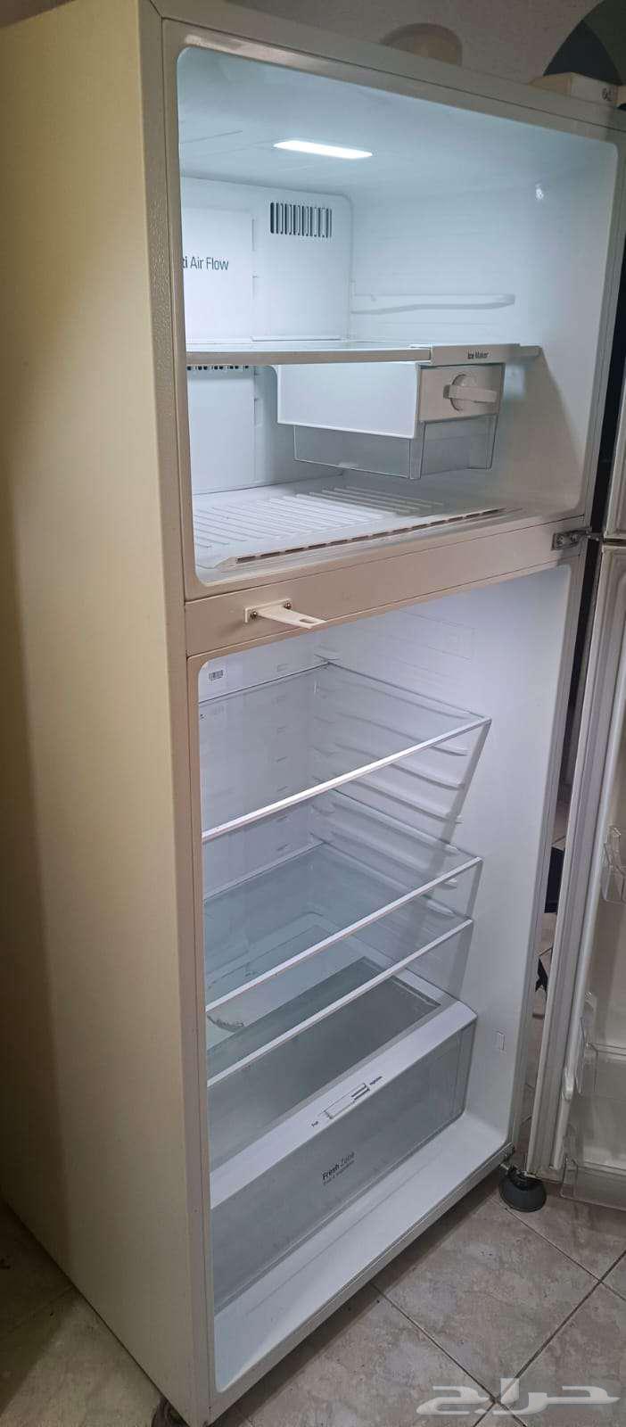LG refrigerator is very clean and has been discounted63032044547458111