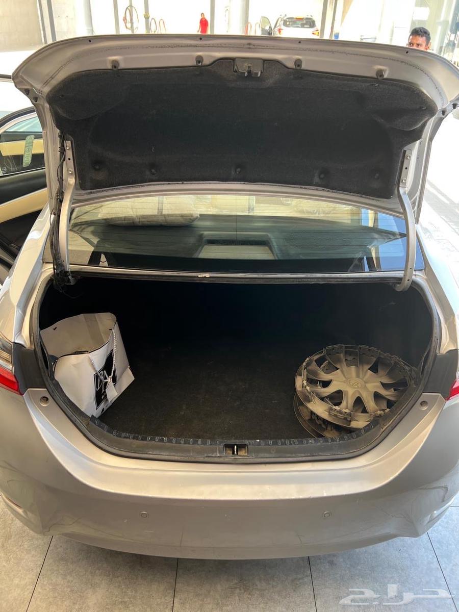 Silver 2018 Toyota Corolla63040183265155112