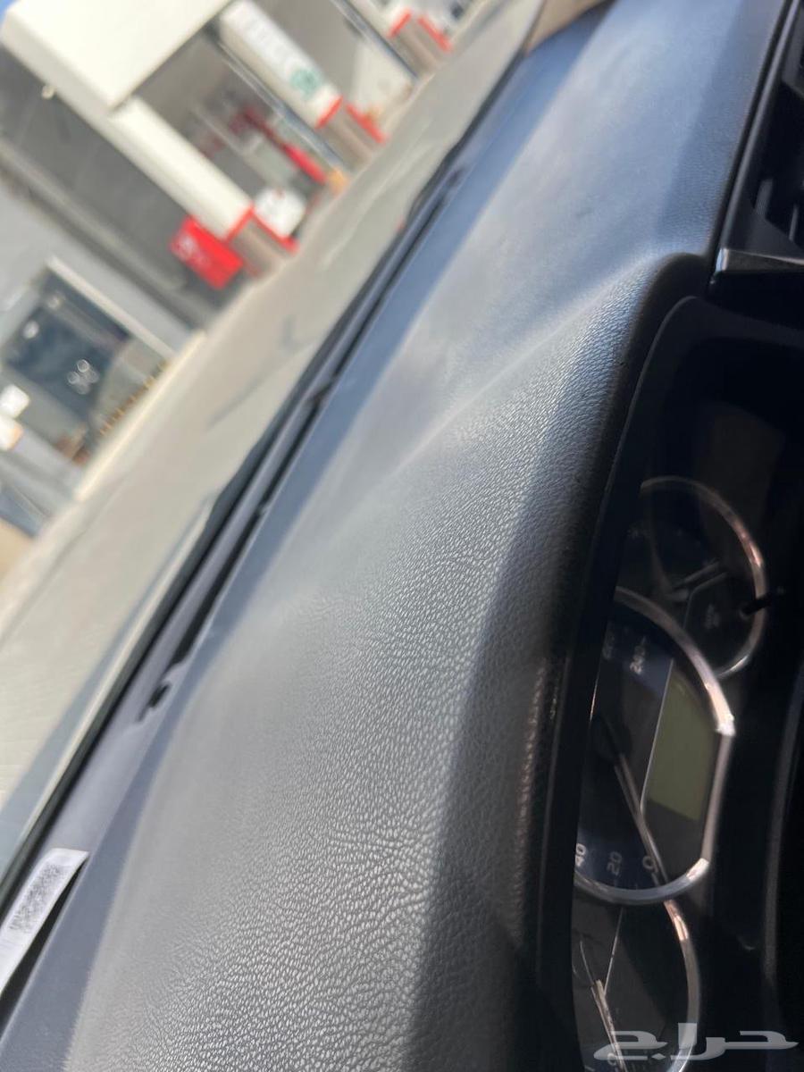Silver 2018 Toyota Corolla63040183265155114