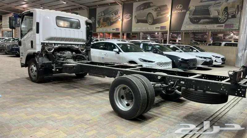 Isuzu Dina 2024 available in 4-ton, 5-ton, and 6-ton long chassis variants63037723117569113
