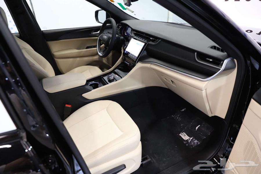 Jeep Grand Cherokee Laredo 7..5 seats model 202563036863371522113