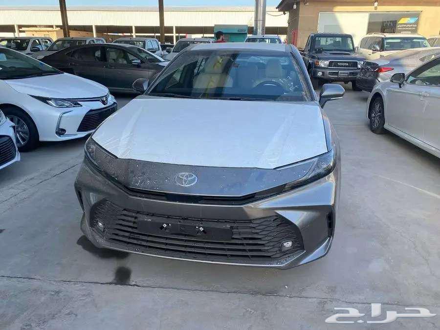تويوتا كامري استاندر وارد السير موديل 2025630368502549781115