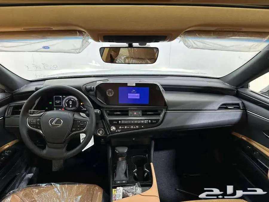لكزس ES 300 هايبرد 2025 (عرض لعملاء الراجحى 50 50) بدون ربح63024935455361114