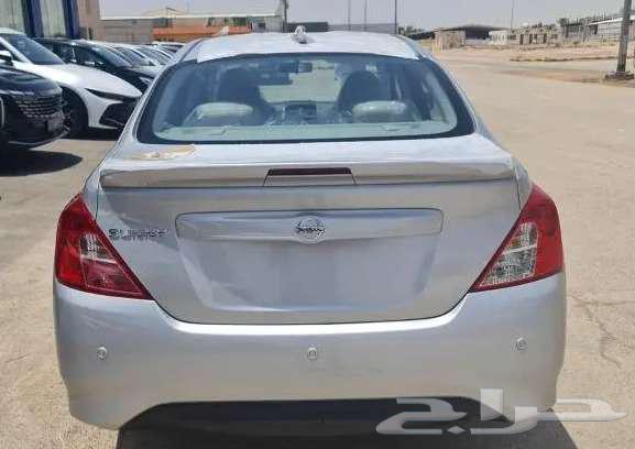 Old model Nissan Sunny63021339164418112