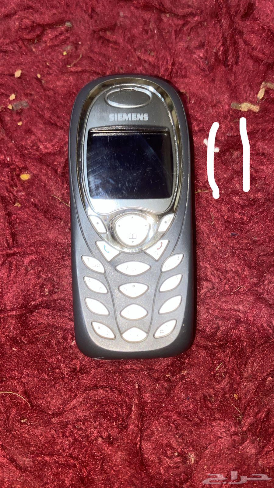Old Nokia and Siemens mobile phones63019773307393114