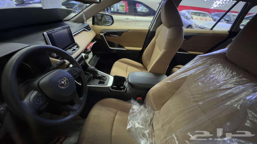 Toyota RAV4 XLE Gasoline Model 2025 Has the Page63022262524417113