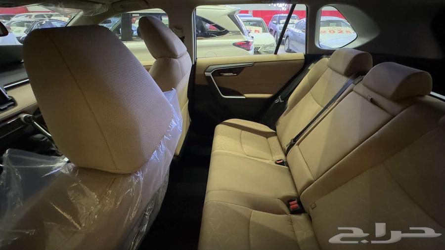 Toyota RAV4 XLE Gasoline Model 2025 Has the Page63022262524417112