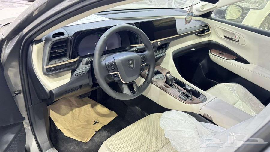 The 2025 Toyota Crown is available for cash and bank sales without profits.63012995682305112