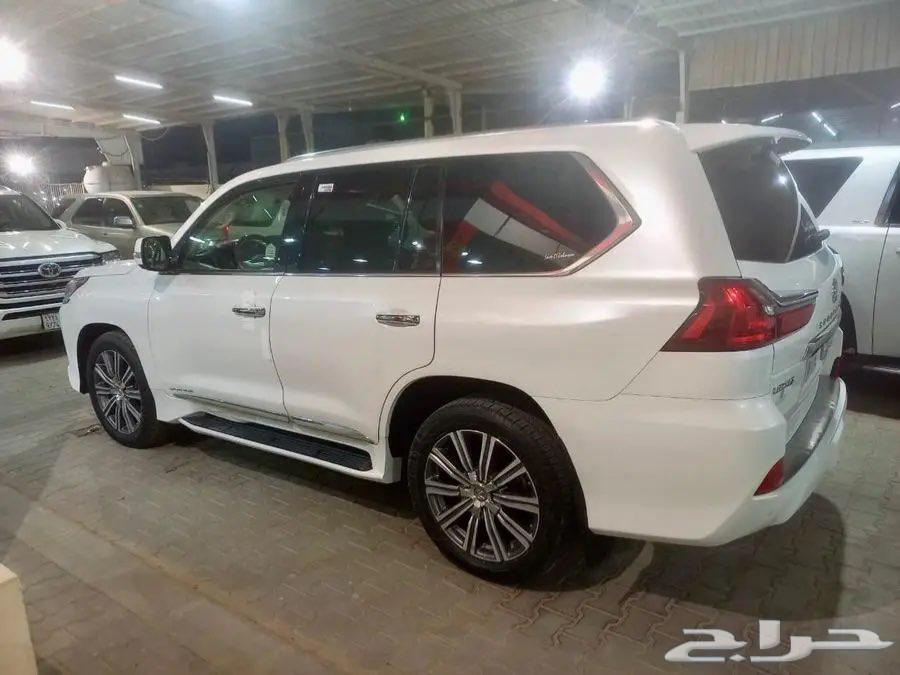 Lexus ((Sold)) LX570 2016 Model63021807267075113