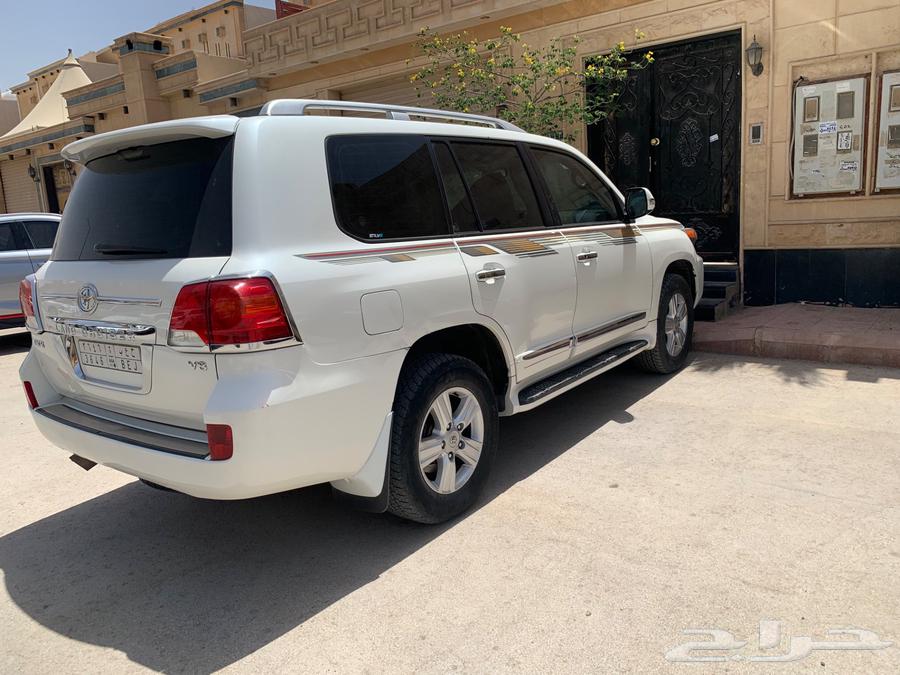 لاندكروزر بريمي فل كامل 8 سلندر GXR3 2014 خالي من الرش63018695127555112