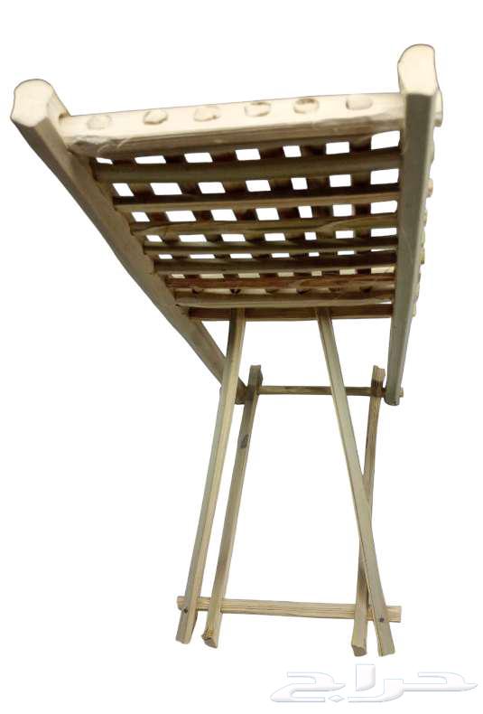 I stand from the date palm branches, I stand for the rounds.63015419595906113