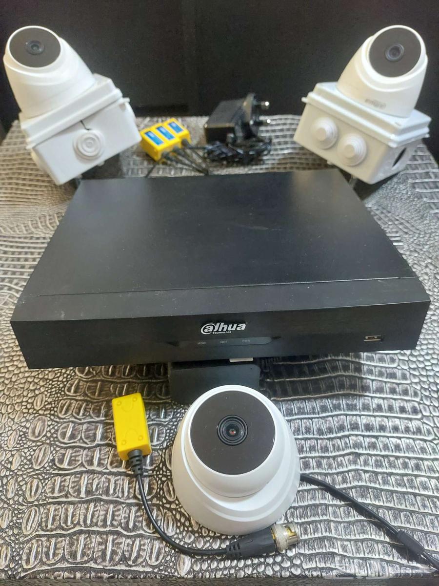 جهاز DVR وثلاث كاميرات ماركت alhua630175831301151122