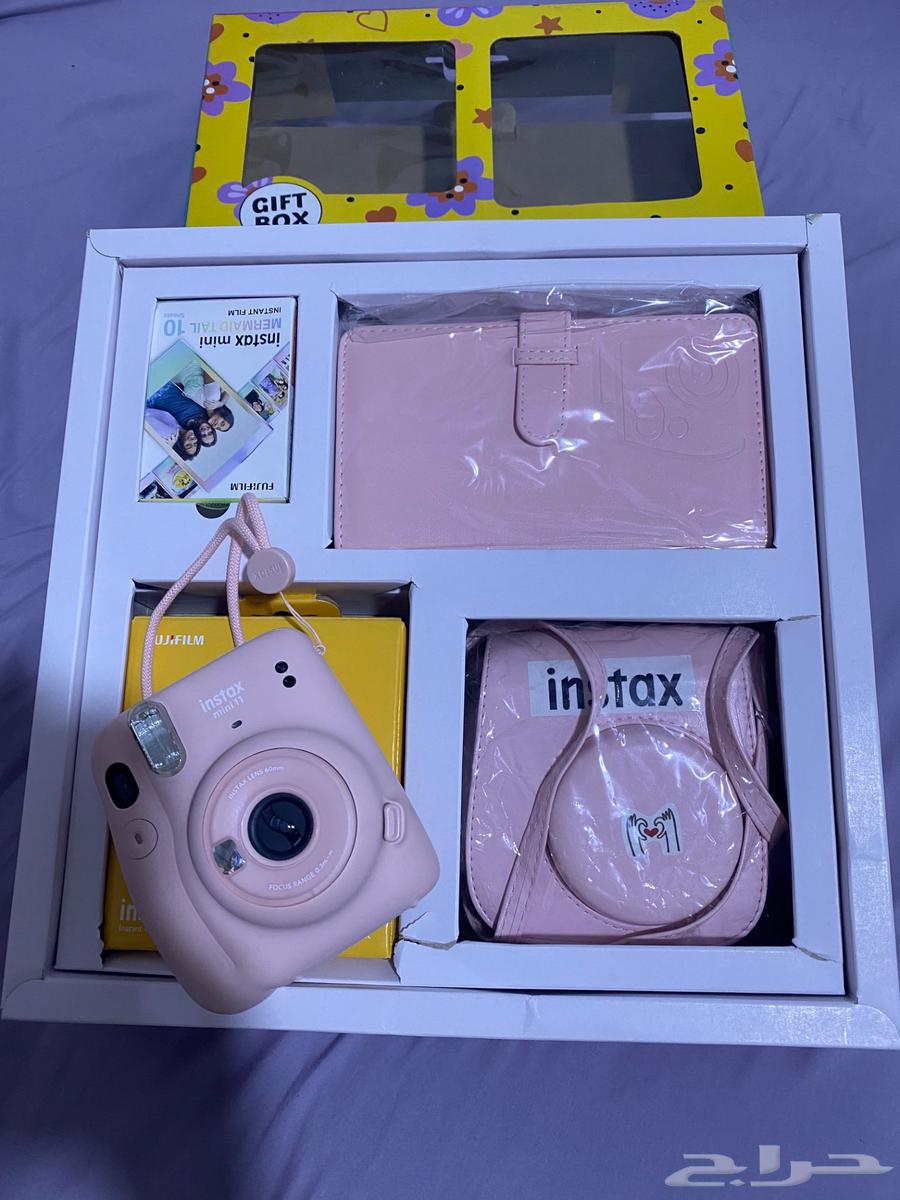 Instant camera63015429525122111
