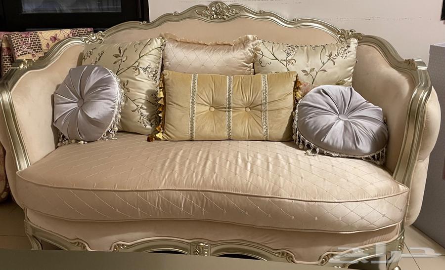Furniture for sale630154471567381128