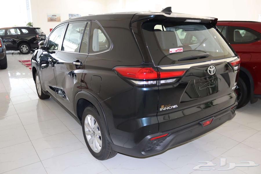 Toyota Innova in multiple variants 202463012999811841114