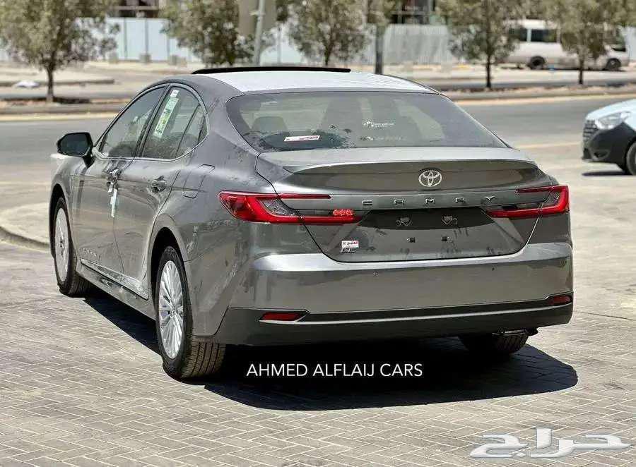 Toyota Camry E and LE Gasoline and Hybrid 2025 in Cash and Installments63014346577026111