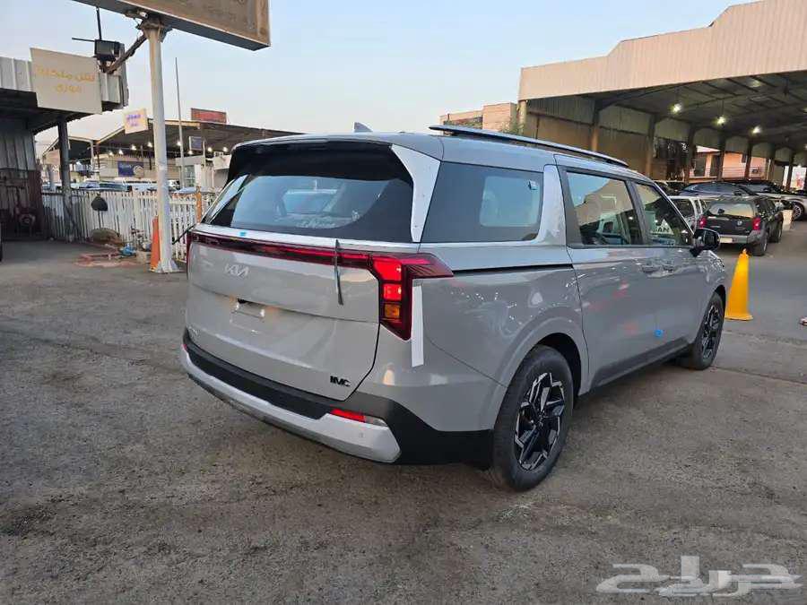 Kia Carnival 2025 Standard63016142865410112