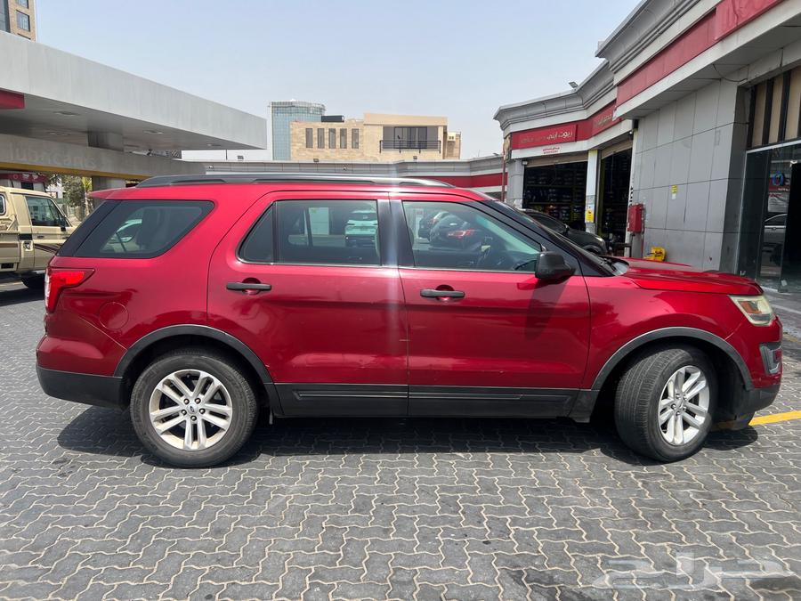 Ford Explorer 201763013877912834112
