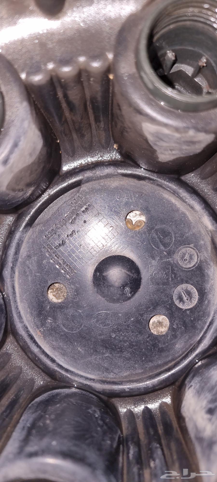 4 rims and 2 original GMC tires, Chevrolet Silverado and Sierra steel rims63180871777922111
