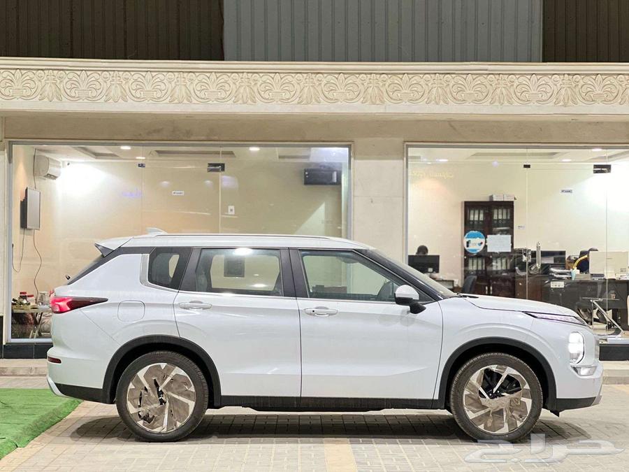 Mitsubishi Outlander Half Full 7-Seater 202563611994659969114