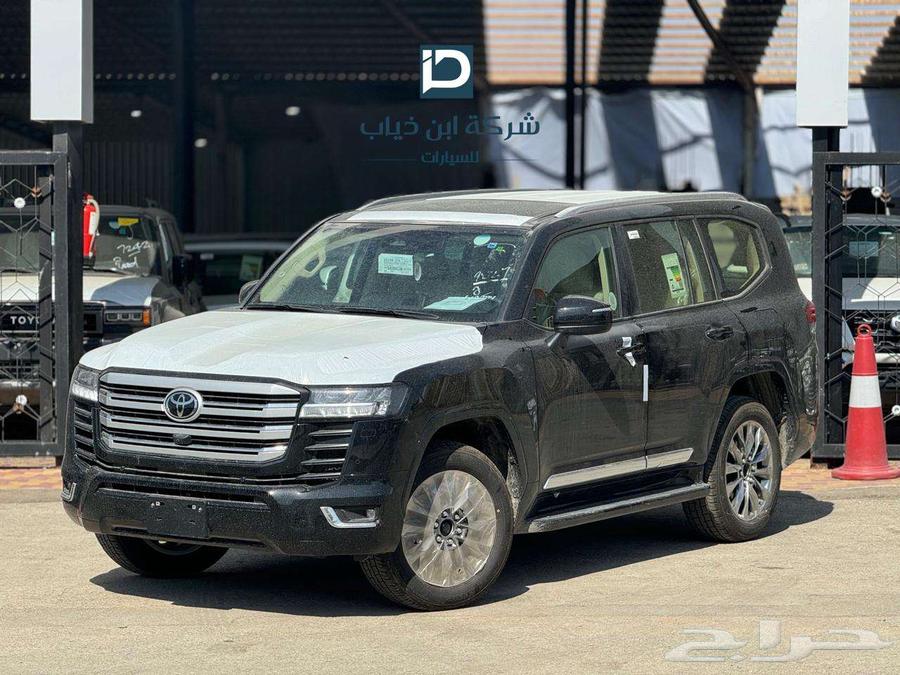 تويوتا لاندكروزر L3 موديل 2025 لدي شركة ابن ذياب للسيارات63612400386819111