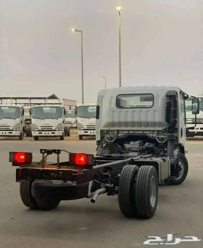 Isuzu Dina 4, 5 and 6 Ton 202563612428427778111