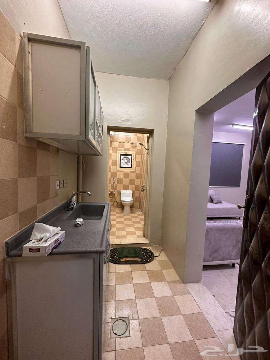 شقة عزاب للايجار بجوار مستشفي الملك فهد بالحفيره62897018424322111