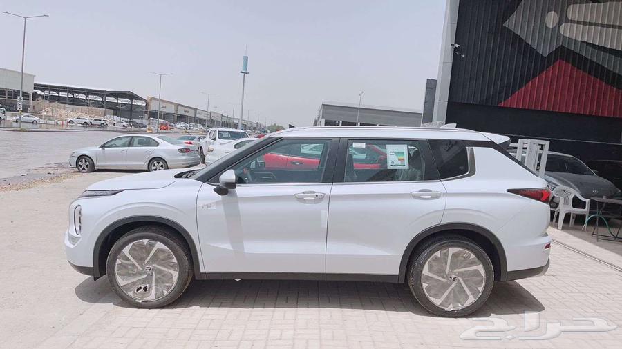 Mitsubishi Outlander 4x4 Semi Full 7-Seater 202563613083586049112