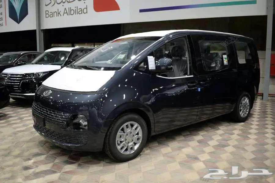 Hyundai Staria 9-Seater for Cash and Installment63613080459266111