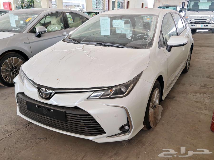Toyota Corolla 2.0 Enhanced Rims 2025 Saudi White-Silver63613098477571112