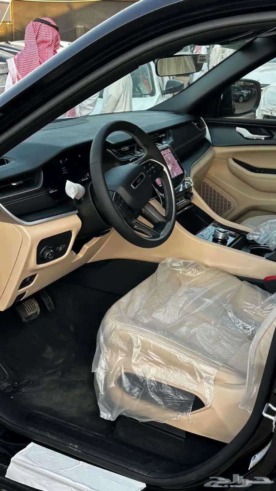 جيب جراند شيروكي لاريدو 2025 لدى شركة عبدالمجيد الخضر63613688997122114