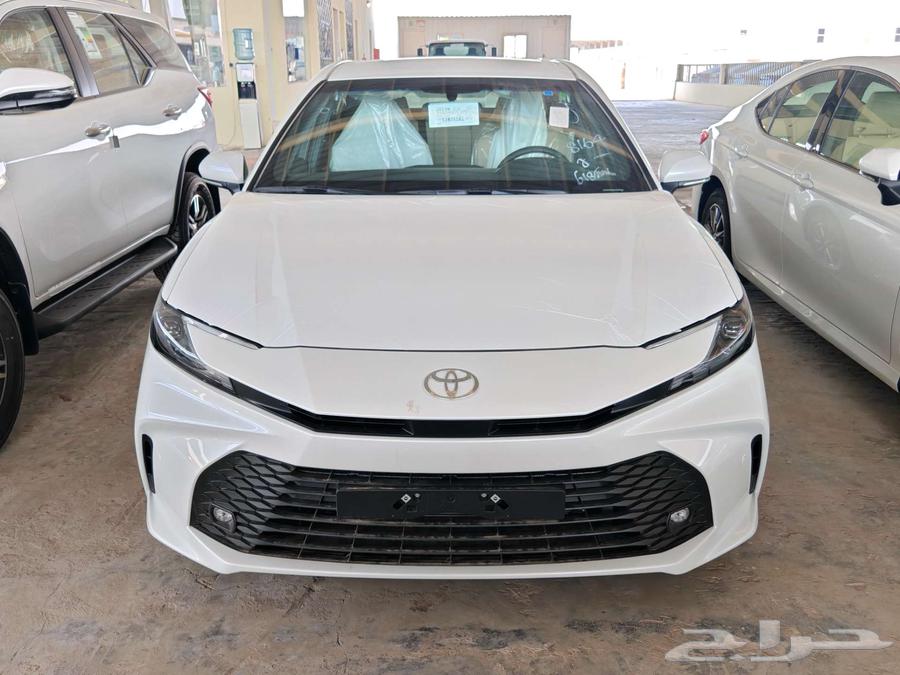 Toyota Camry E Standard Hybrid White636134242734111114